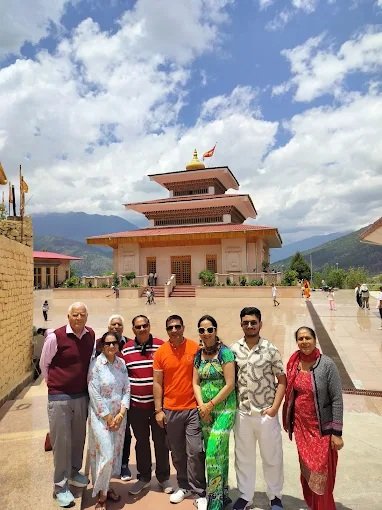 युवा पीढ़ी को तीर्थ यात्रा